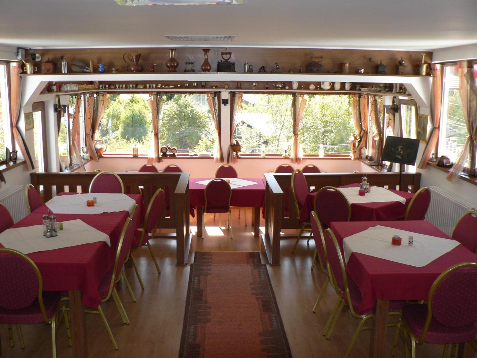 New Aosta Garden Hotel Sinaia Bagian luar foto