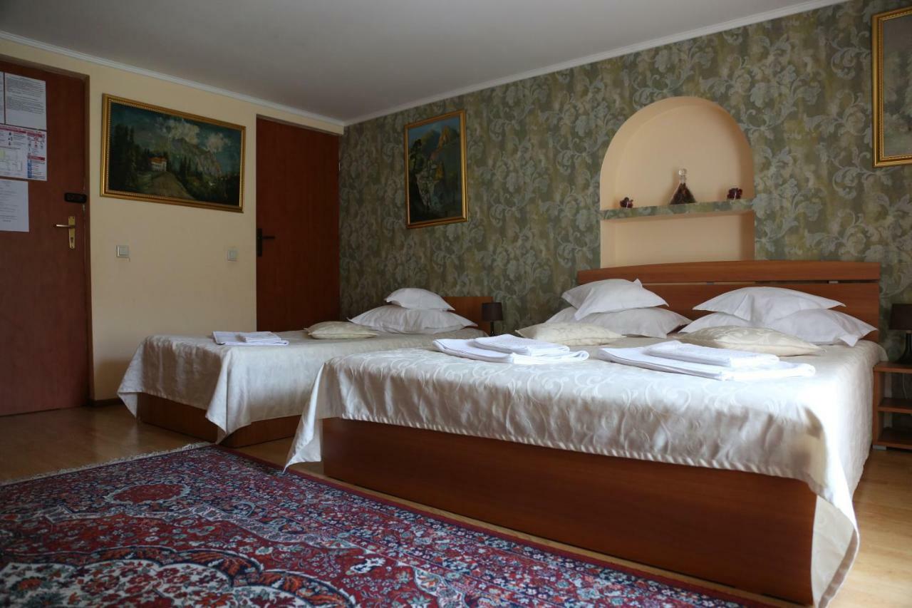 New Aosta Garden Hotel Sinaia Bagian luar foto
