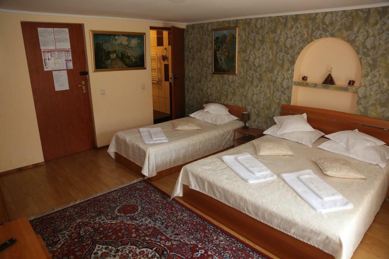 New Aosta Garden Hotel Sinaia Bagian luar foto