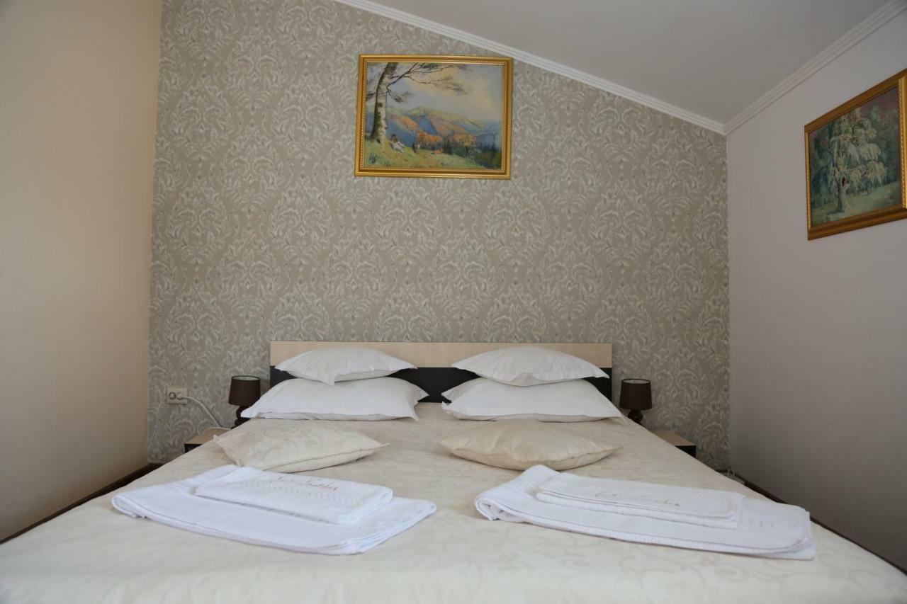 New Aosta Garden Hotel Sinaia Bagian luar foto