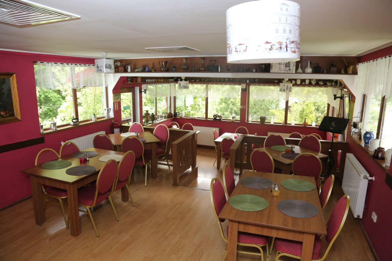 New Aosta Garden Hotel Sinaia Bagian luar foto